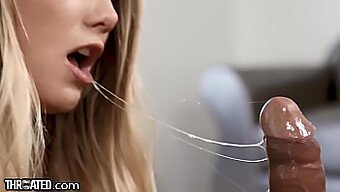 Kemahiran Deepthroat Aj Applegate Dipamerkan Sepenuhnya Dalam Video Blowjob Yang Bersepah